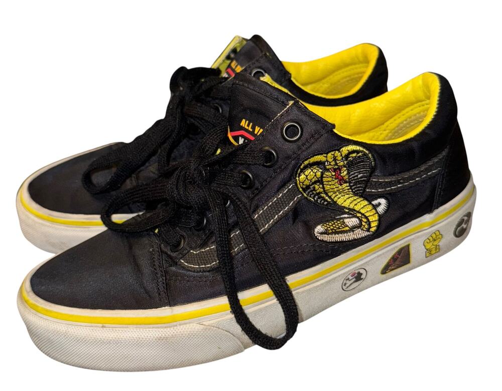 VANS Old Skool X Cobra Kai Eagle Fang Karate Kid Women's 7/ Men's 5.5